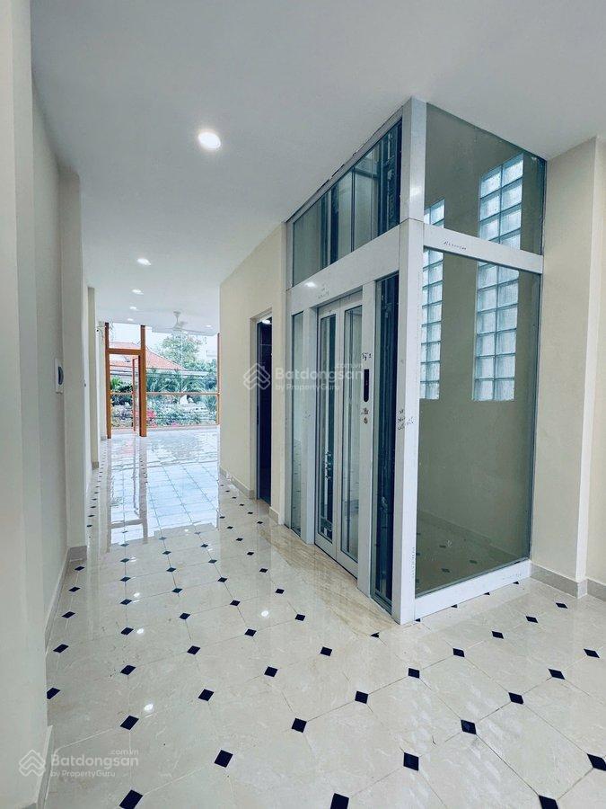 Nhà mặt tiền quốc hương p. thảo điền quận 2 đường 2 chiều lề tốt 4 tầng kd 68m2 chỉ 21 tỷ