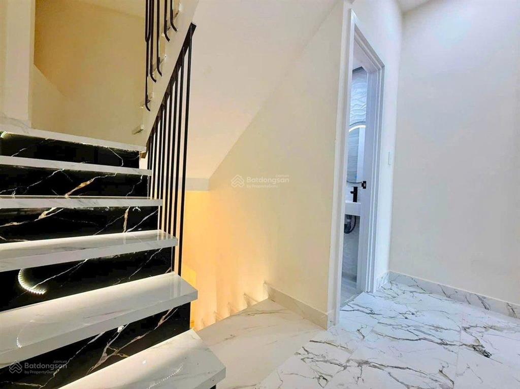 Nhà vị trí đẹp hiếm h502 nguyễn đình chiểu q3 dt 27m2 kết cấu 4 lầu shr ở & kinh doanh chỉ 9.2 tỷ