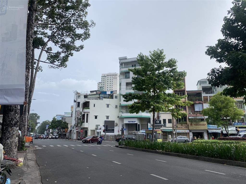 Nhà trần phú q5 căn góc view mặt tiền cách 1 nhà dt 44m2 kc 4 lầu 7 pn bề ngang 5m chỉ 9.3 tỷ