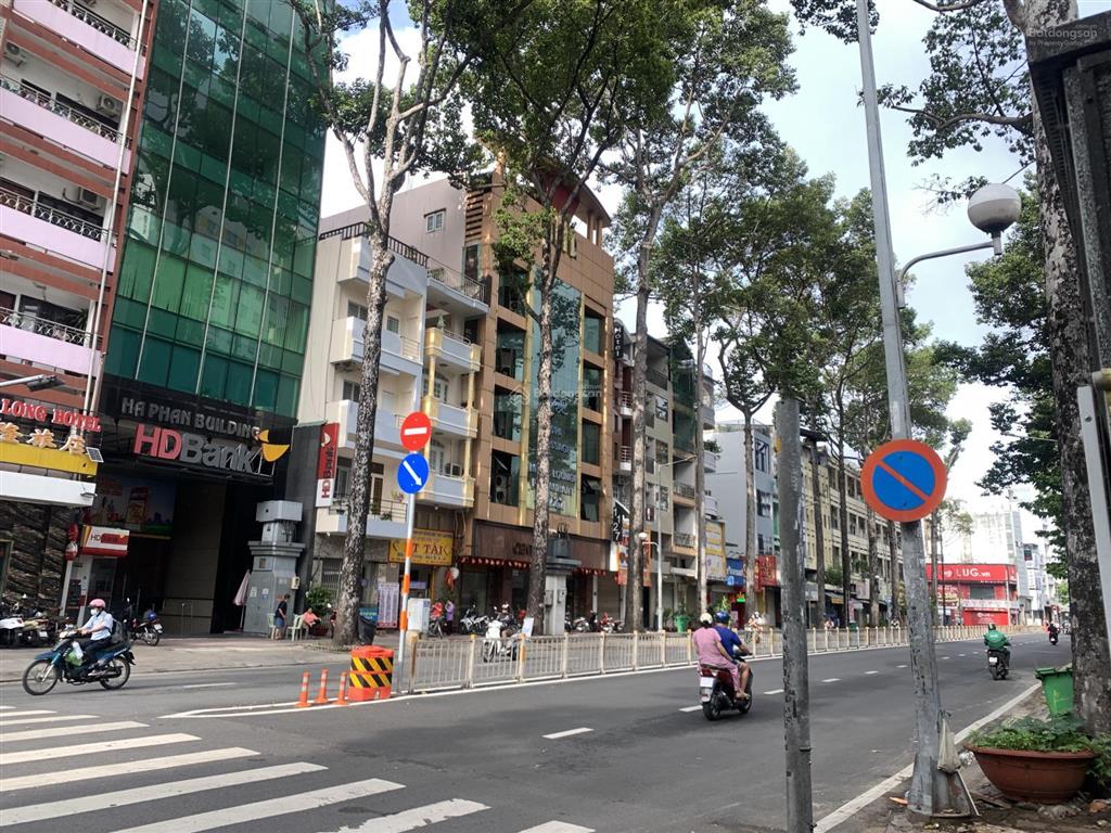 Nhà vị trí đẹp hẻm 451 nguyễn trãi quận 5 thông thoáng 9 chdv dt 50m2 bề ngang 4.3m chỉ 8.8 tỷ