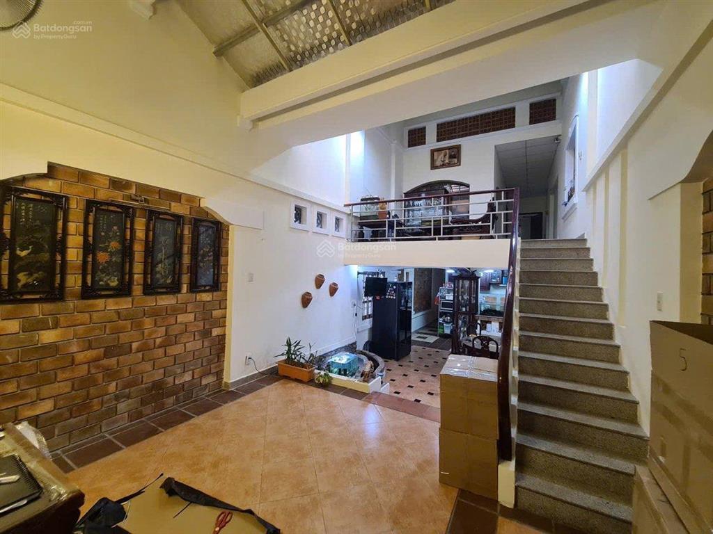 Nhà h131 thành thái quận 10 khu trung tâm dt 122m2 bề ngang 5m shr 2 lầu chỉ 18 tỷ kinh doanh & ở