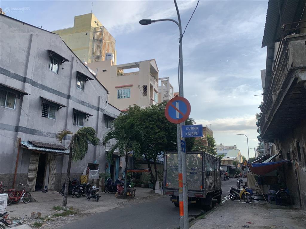 Nhà 4 lầu mặt tiền kim biên 2 xe hơi kinh doanh dt 72m2 ngang 4.2m view sông shr chỉ 23 tỷ