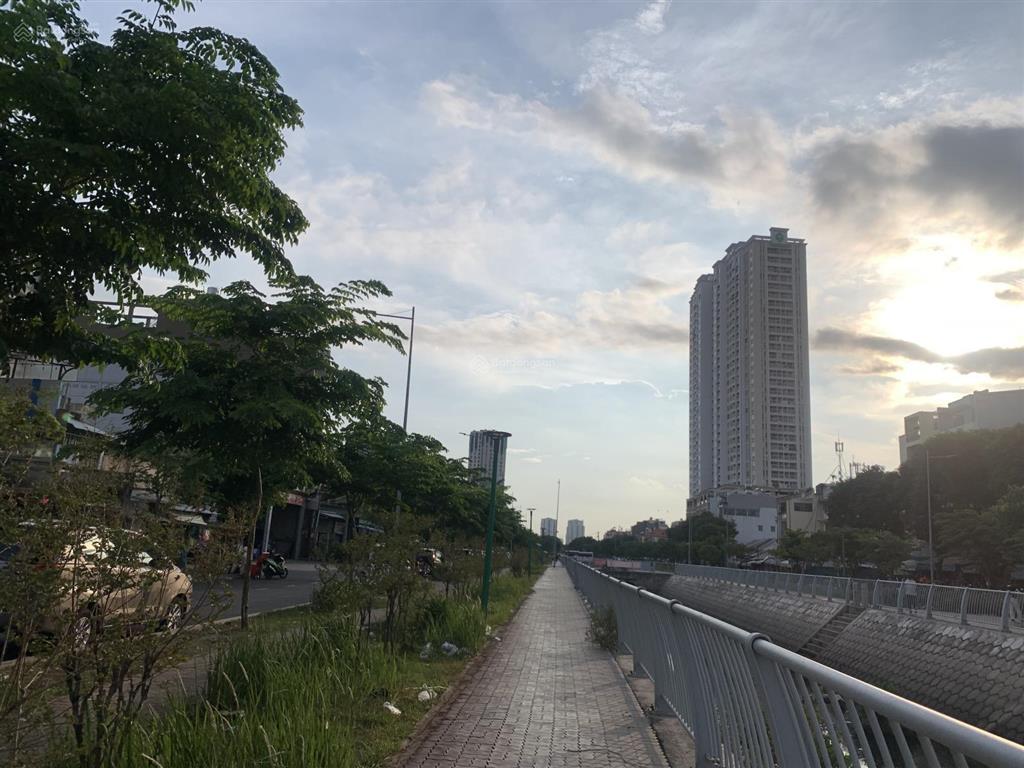 Nhà 4 lầu mặt tiền kim biên 2 xe hơi kinh doanh dt 72m2 ngang 4.2m view sông shr chỉ 23 tỷ