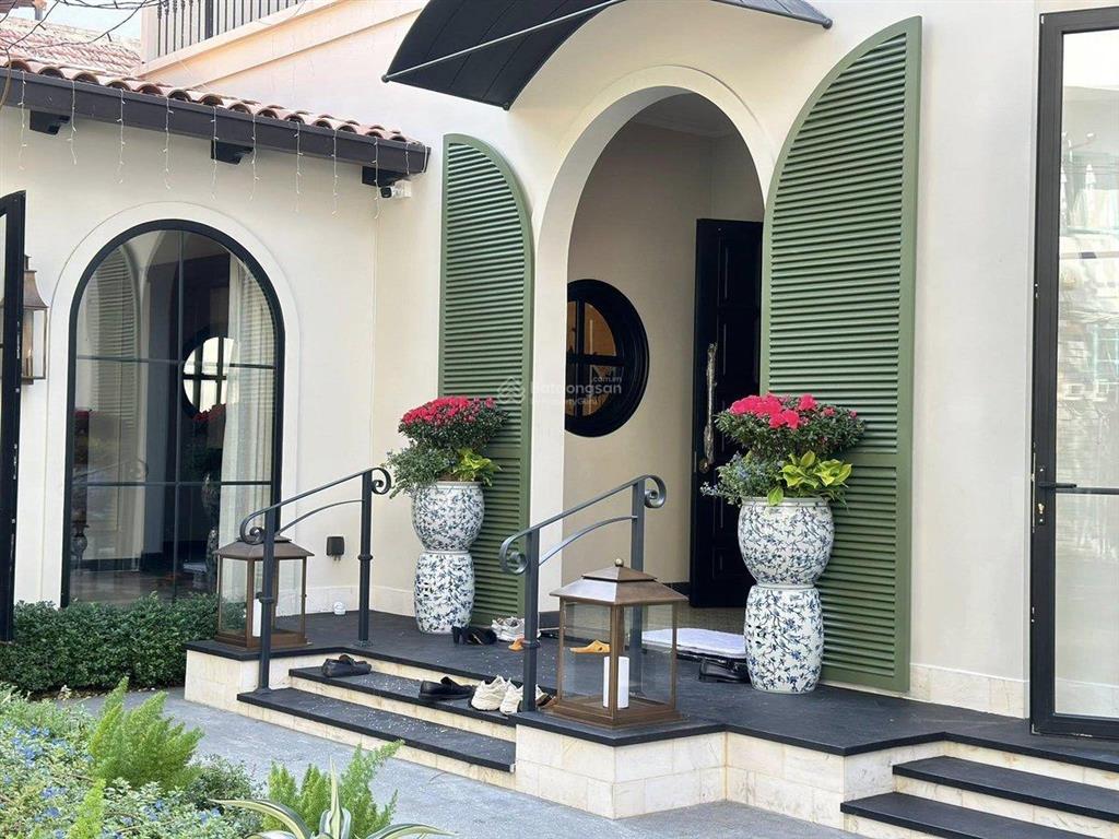 Căn villa sân vườn mặt tiền q1 trần khánh dư p tân định 366m2 bề ngang 14m kc 2 lầu ở chỉ 200 tỷ