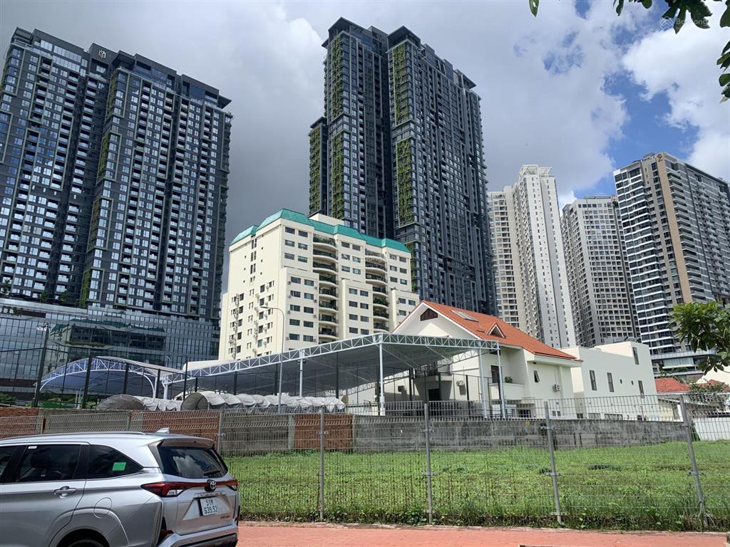 Vị trí đẹp view sông sài gòn dt 3600m2 full mt 26m shr villa & nhà hàng thảo điền chỉ 800 tỷ