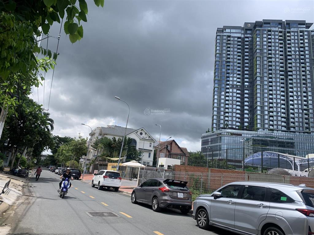 Vị trí đẹp view sông sài gòn dt 3600m2 full mt 26m shr villa & nhà hàng thảo điền chỉ 800 tỷ