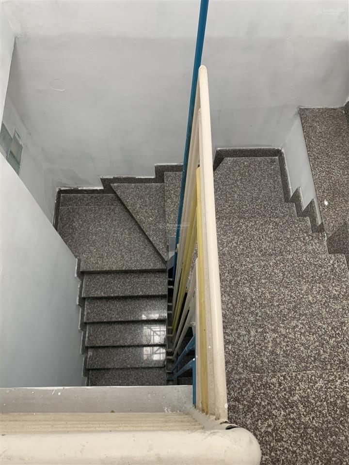 Nhà 3 lầu hxh 490 nguyễn tri phương quận 10 diện tích 48m2 kinh doanh & ở giá thuê chỉ 20tr/th