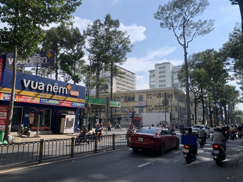 Toà nhà mt lý thường kiệt q10 đường 2 chiều lề 9m dt 167m2 kc 4 tầng thang máy nở hậu 6.3m chỉ 68 t