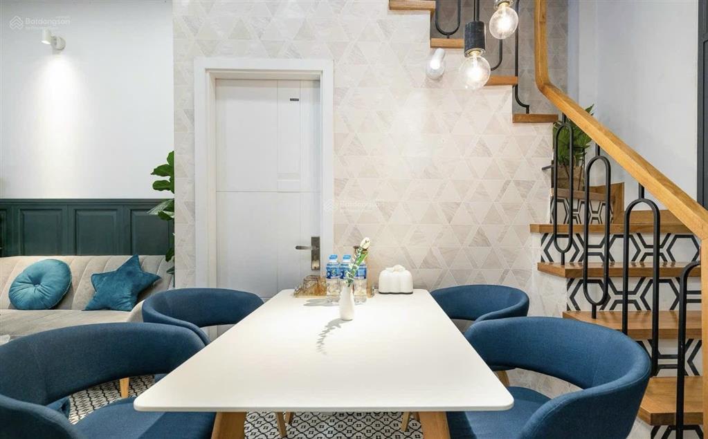 Homestay vị trí đẹp nguyễn thị minh khai q1 dt 29.2m2 full nguồn thu 90tr/th sđcc chỉ 11.2 tỷ