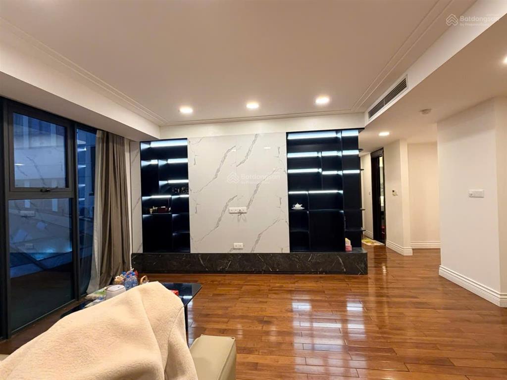 Chung cư cao cấp hoàng thành tower 114 mai hắc đế dt 121m2, 2pn + 1, sđcc ở văn minh chỉ 26 tỷ