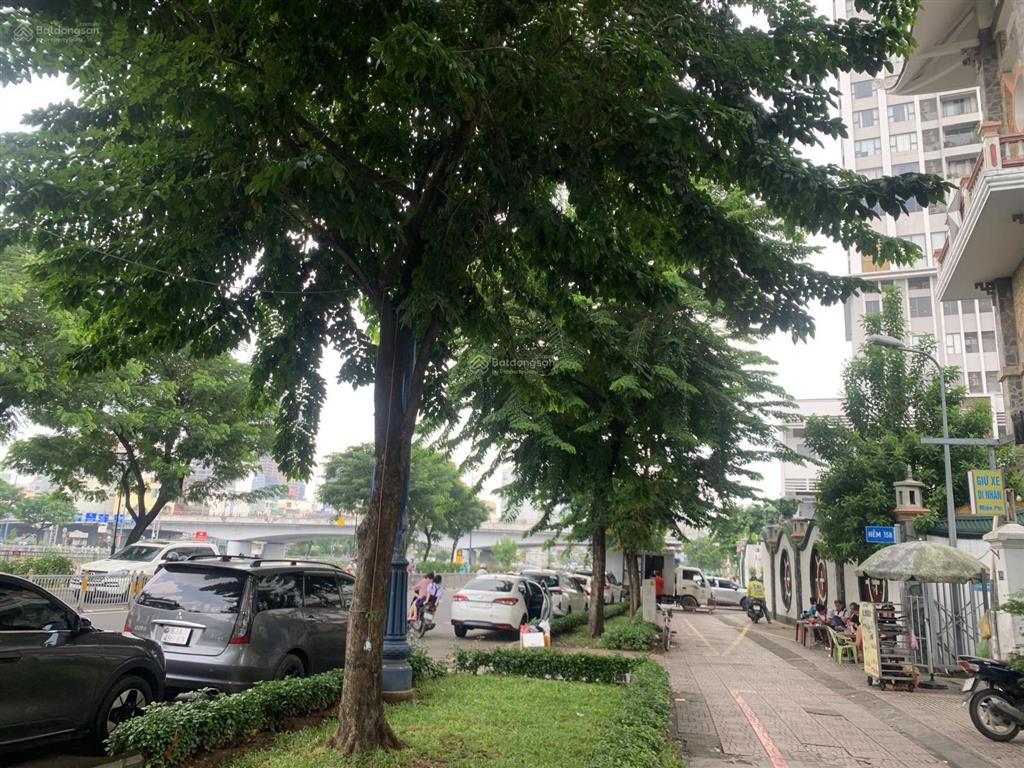Vị trí đẹp mặt tiền bến vân đồn view sông xây building & hotel kinh doanh dt 135m2 shr tc 36 tỷ tl