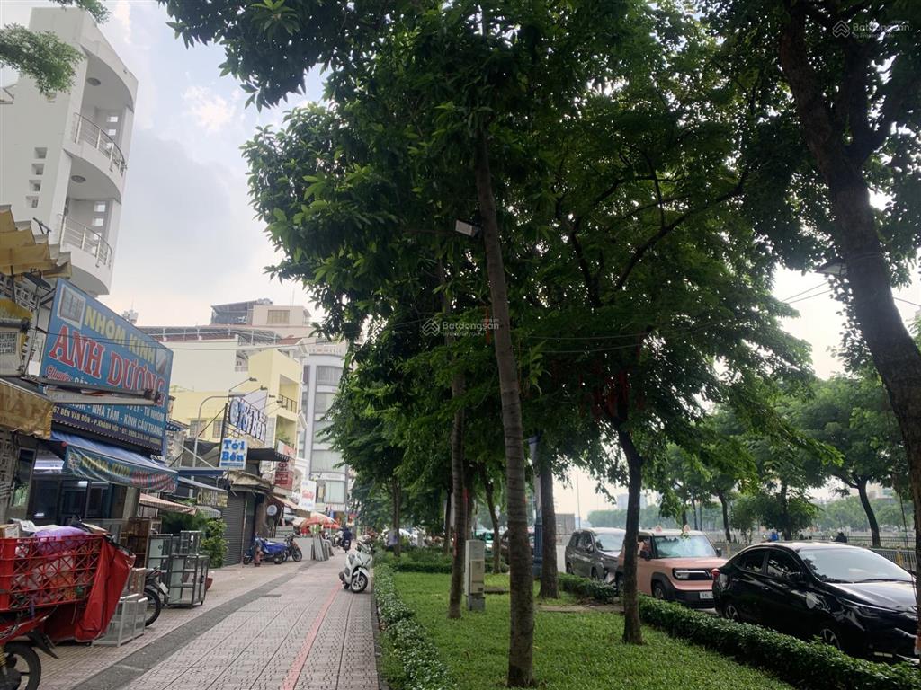 Vị trí đẹp mặt tiền bến vân đồn view sông xây building & hotel kinh doanh dt 135m2 shr tc 36 tỷ tl