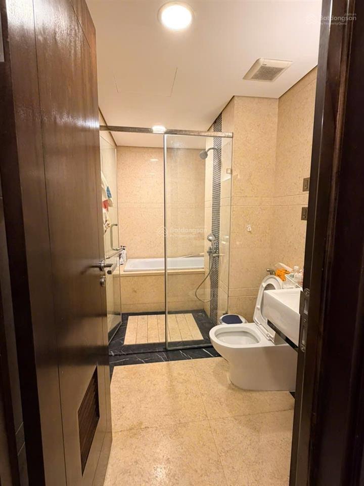 Chung cư cao cấp hoàng thành tower 114 mai hắc đế dt 121m2, 2pn + 1, sđcc ở văn minh chỉ 25 tỷ