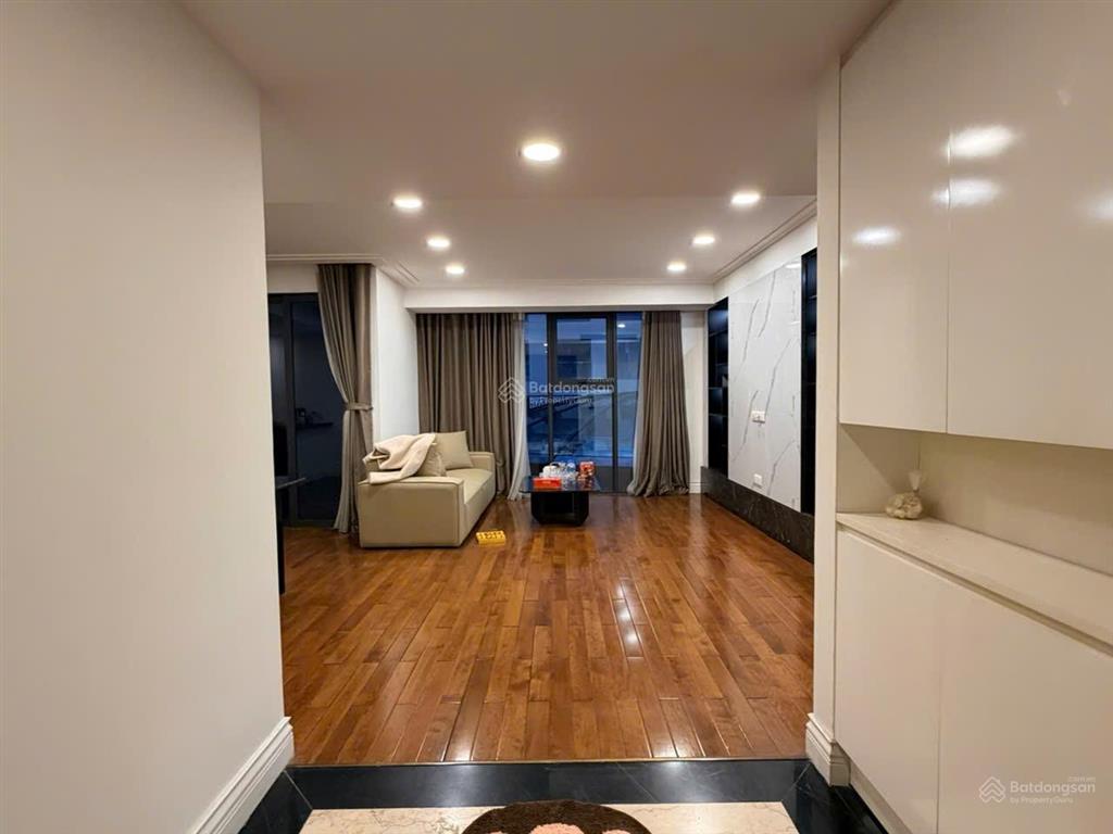 Chung cư cao cấp hoàng thành tower 114 mai hắc đế dt 121m2, 2pn + 1, sđcc ở văn minh chỉ 25 tỷ
