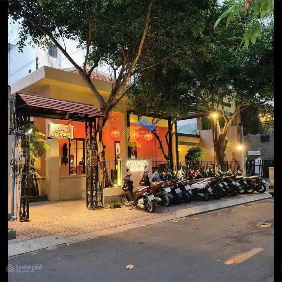 Góc 3 mt thương hiệu  đào duy anh, phú nhuận  dt 9 x 30m  4 tầng  hđt 120tr/th  giá bán 65 tỷ