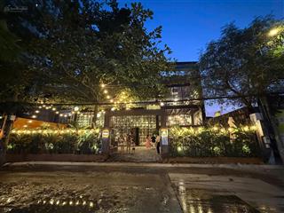 Vị trí vàng  góc 2 mt lê lai & tôn thất tùng, q1  dt 10 x 10m  hđt 150triệu/tháng  giá 50 tỷ