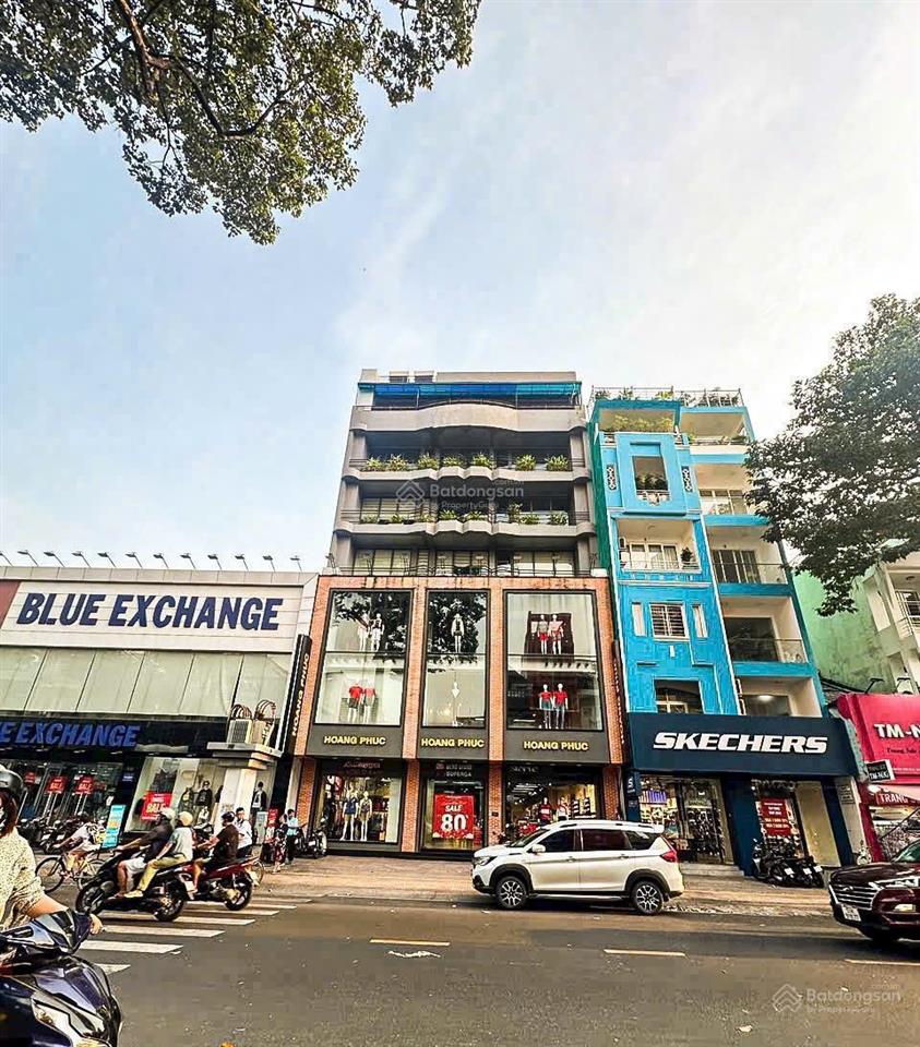 Góc 2 mặt tiền huỳnh văn bánh, q. phú nhuận  15x15m  7 tầng  hđt 180 triệu/tháng  giá 43 tỷ