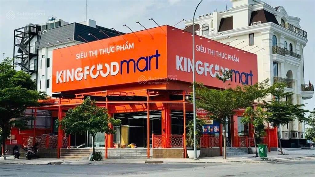 Góc 2 mặt tiền huỳnh văn bánh, q. phú nhuận  15x15m  7 tầng  hđt 180 triệu/tháng  giá 43 tỷ