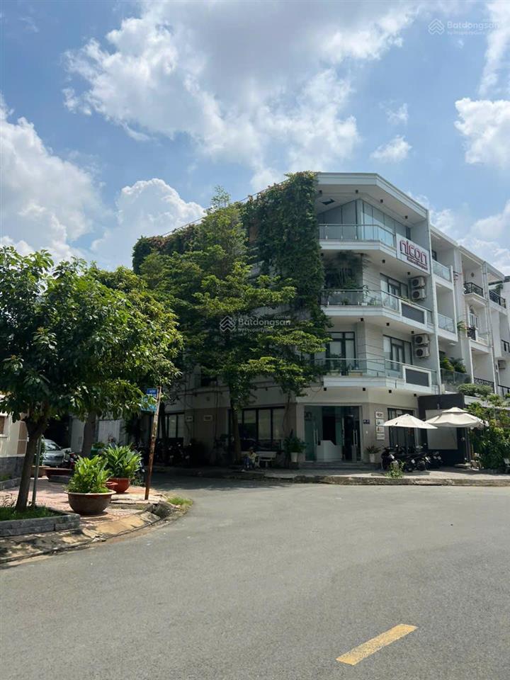 Góc 2 mt  quang trung, q.gò vấp  dt 11 x 36m  xd hầm 7 tầng  tn 200tr/th  giá bán 50 tỷ