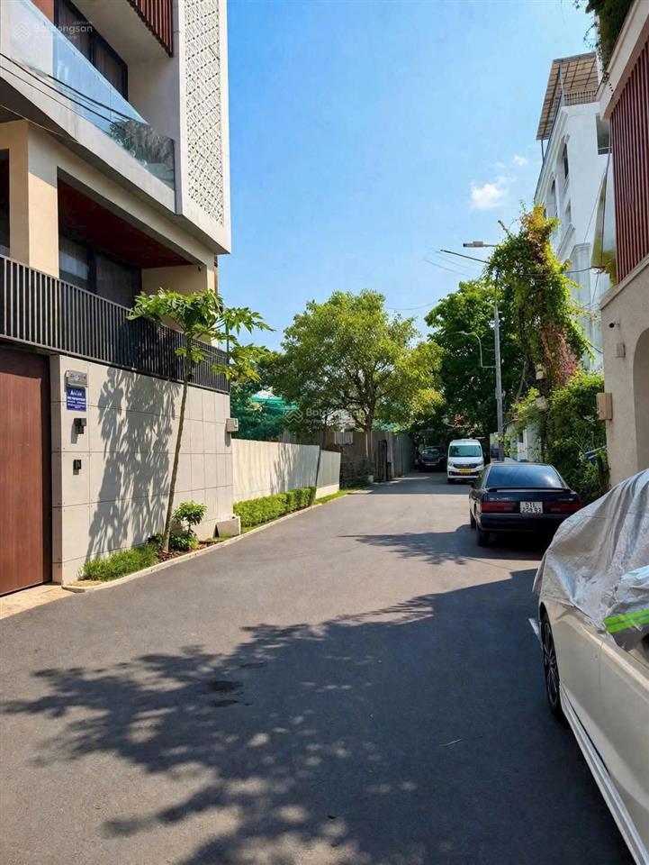 Bán villa mini ngay trần não, p. an khánh, quận 2  dt  9 x 13m  4 tầng  hđt 60tr/tháng  30 tỷ