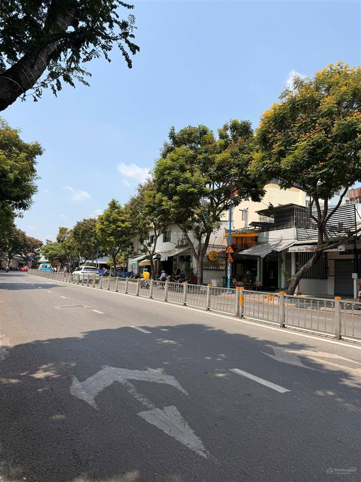 Ngộp bank  bán gấp mt kênh tân hoa, tân phú  dt 12.5 x 50m  nh 36m  ctxd  hầm 8 tầng  80 tỷ