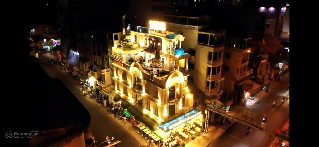 Siêu vị trí  mặt tiền lý tự trọng, bến thành, quận 1  dt 8 x 20m  hđt 200tr/tháng  gía 100 tỷ