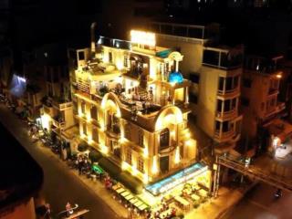 Siêu vị trí  mặt tiền lý tự trọng, bến thành, quận 1  dt 8 x 20m  hđt 200tr/tháng  gía 100 tỷ