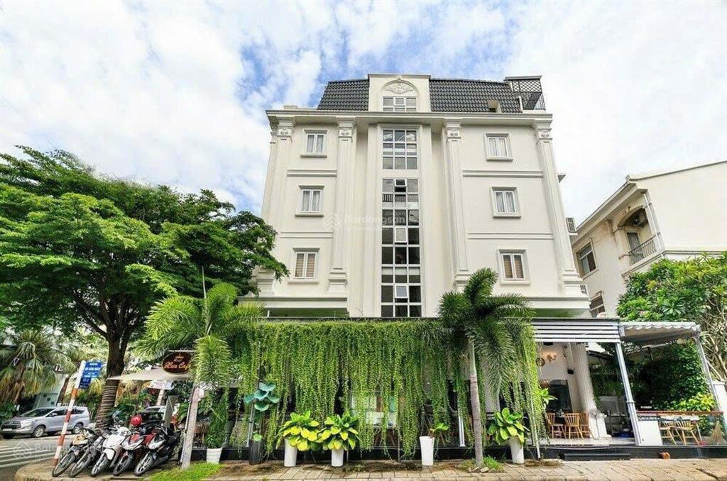 Bán toà nhà mt khu phan đăng lưu, q.phú nhuận  dt 9 x 30m  hầm 6 tầng  hđt 200tr/th  giá 95 tỷ