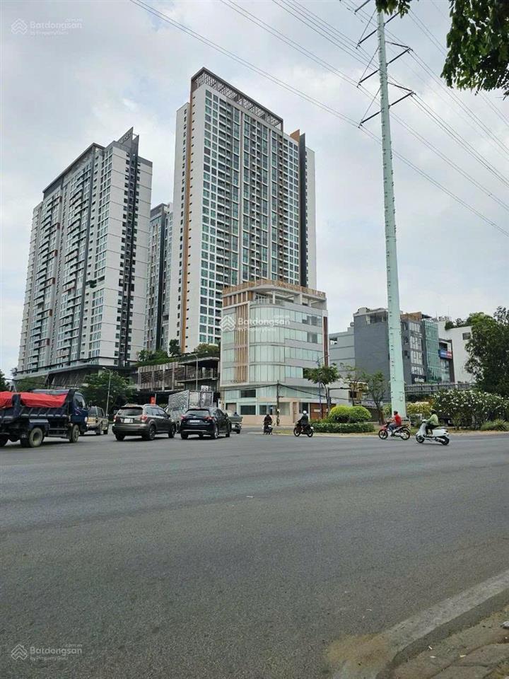 Góc 2 mt  hồng hà & yên thế, p. 2, tân bình  dt 9.9 x 15m  hđt 100tr/th  3 tầng  giá 39 tỷ