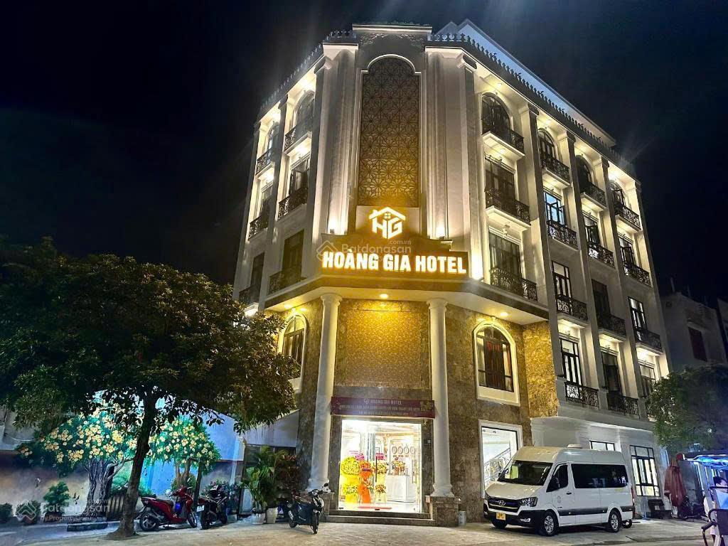 Bán nhà mặt tiền yersin, p.nguyễn thái bình, quận 1  dt 8.5 x 26m  5 tầng  hđt 200tr/th  120 tỷ