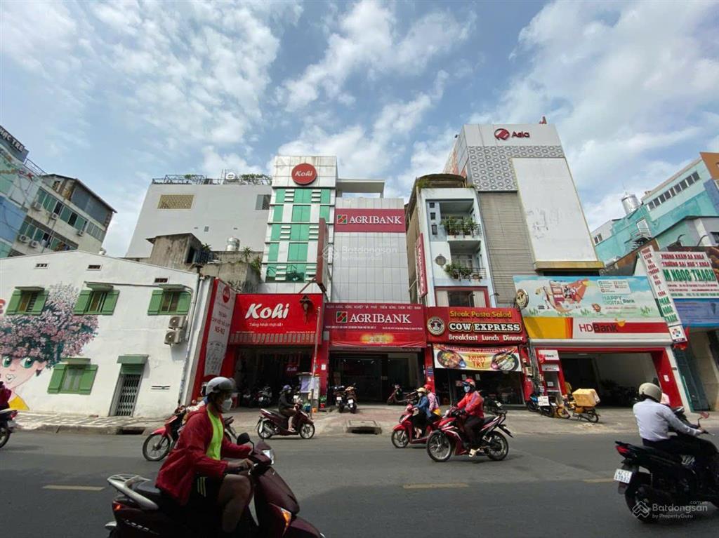 Góc 2 mặt tiền thương hiệu  đinh tiên hoàng, quận 1  14.3 x 30m  hđt 150triệu/tháng  90 tỷ