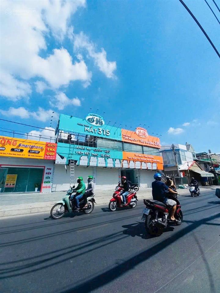Góc 2 mt thương hiệu  lê văn sỹ, quận 3  dt 5.2 x 18m  4 tầng  hđt 100 tr/th  giá bán 30 tỷ