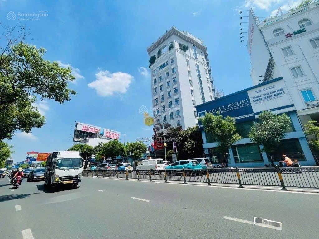 Siêu hiếm  mt nguyễn văn trỗi, p8, phú nhuận  dt 18.6 x 22m  3 tầng  hđt 250tr/th  135 tỷ