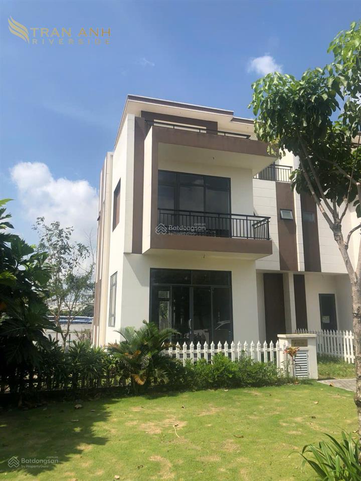 Bán biệt thự view sông vàm cỏ. diện tích 12,1x14m xây dựng 2 lầu, sổ hồng hoàn công sang tên ngay