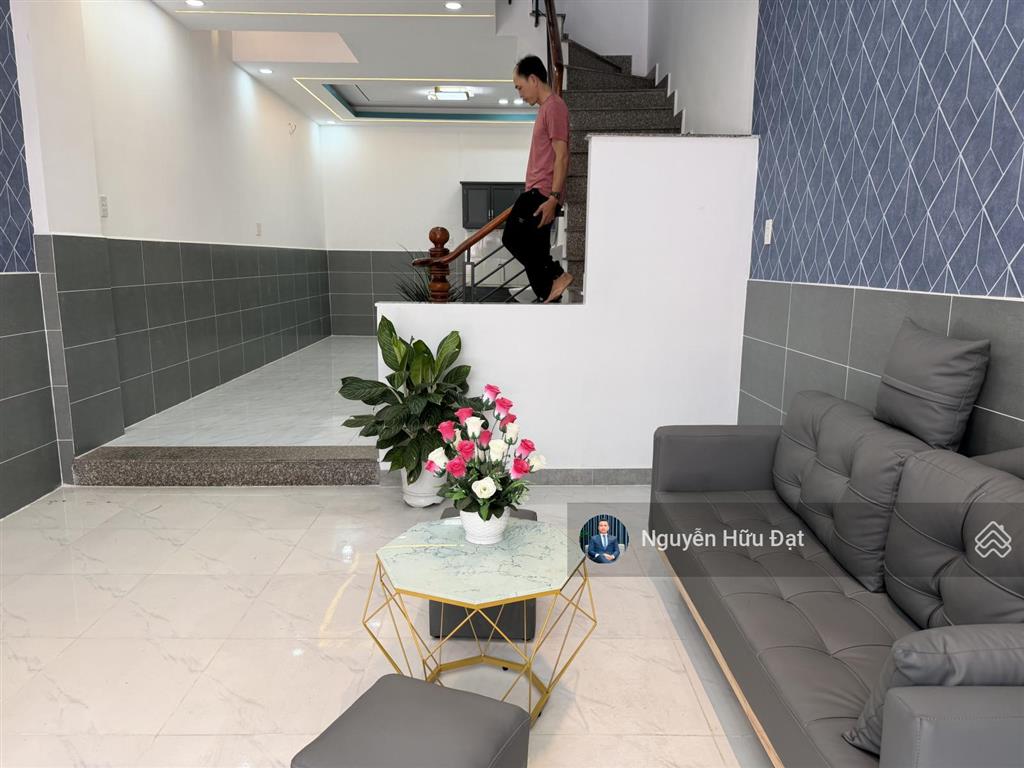 Nhà mỹ thịnh  gò hưu, 4x10m, 1 trệt 2 lầu liền kề chung cư phương mai, giá 1,1 tỷ thanh toán 50%