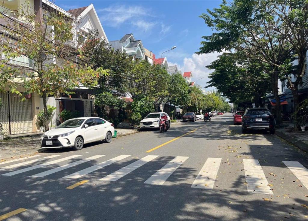 Mặt tiền kd phan xích long  đối diện công viên  đường 10m5, hàng hiếm an khê