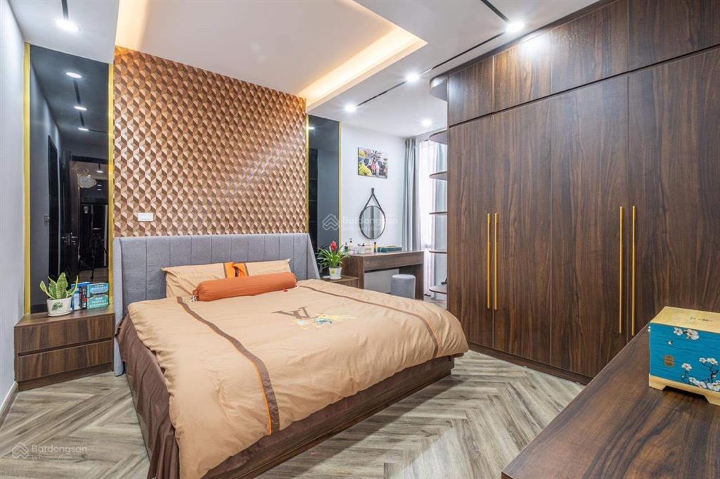 Bán gấp căn hộ tại nam đô complex 98m2 3pn  2vs, full nội thất, tầng trung, căn góc, sẵn sổ đỏ