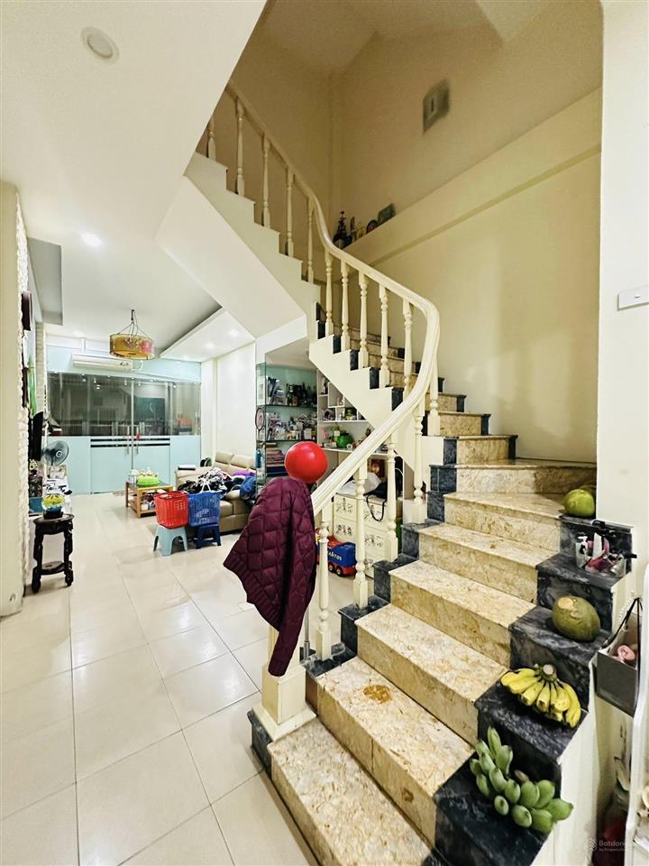 Bán nhà lê trọng tấn 61 m2, 24,2 tỷ, phân lô, 2 mặt thoáng, sổ đỏ hoa hậu