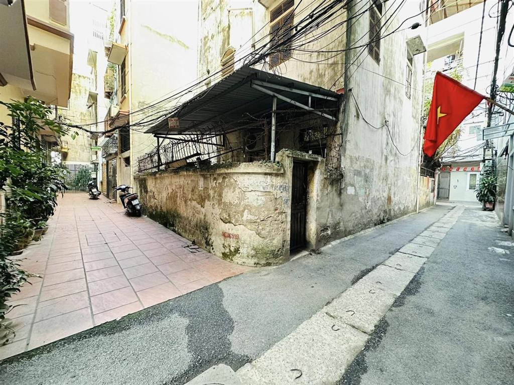 Bán nhà lê trọng tấn 61 m2, 24,2 tỷ, phân lô, 2 mặt thoáng, sổ đỏ hoa hậu