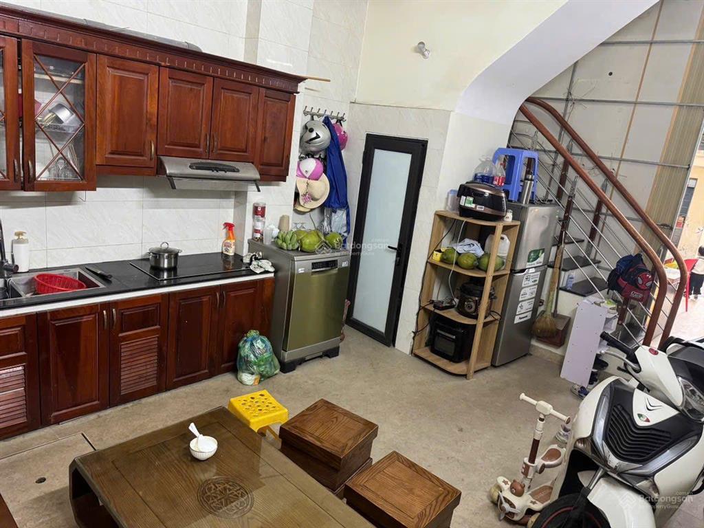 Bán nhà ngõ 1xx khương trung 48m2, 5 tầng, 14,3 tỷ, mặt tiền 4m thông vũ tống phan  giá tốt