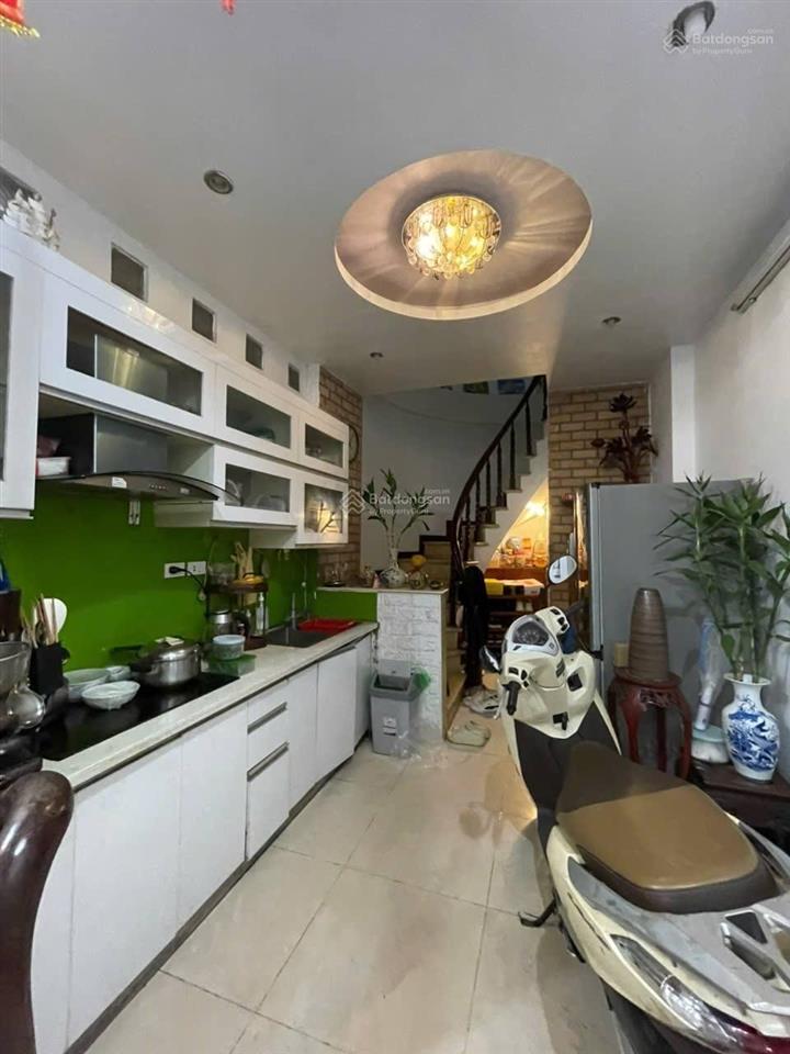 Bán nhà ngõ 15 phố tạ quang bửu 31m2, 11.6 tỷ  nhà đẹp  ở sướng  giữa đh bách khoa  đất học