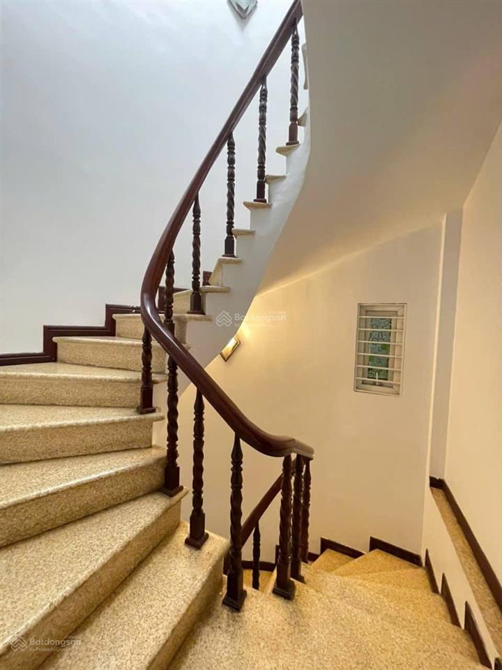 Bán nhà ngõ 15 phố tạ quang bửu 31m2, 11.6 tỷ  nhà đẹp  ở sướng  giữa đh bách khoa  đất học