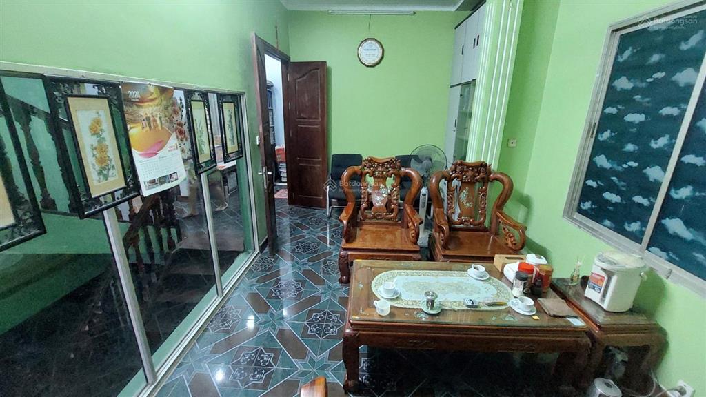 Cho thuê văn phòng 75m2, giá 8,8 triệu/tháng, mặt tiền 10m