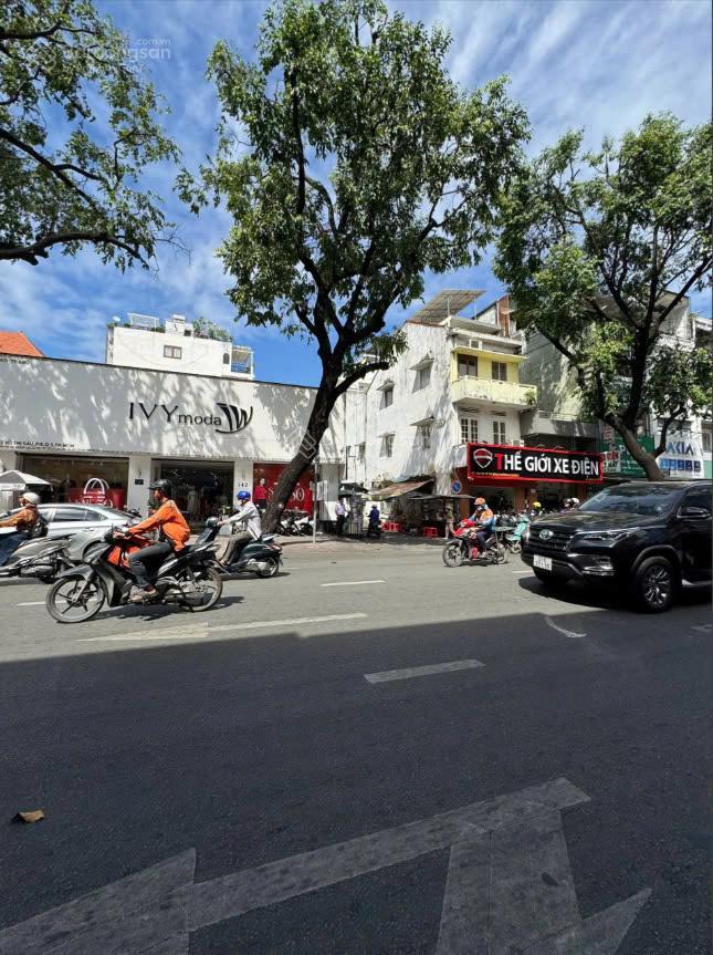 Siêu đẹp! mtkd 142 võ thị sáu, quận 3. dt 12x28m, hđt 11.000$/th. giá bán 210 tỷ.  0976 733 ***