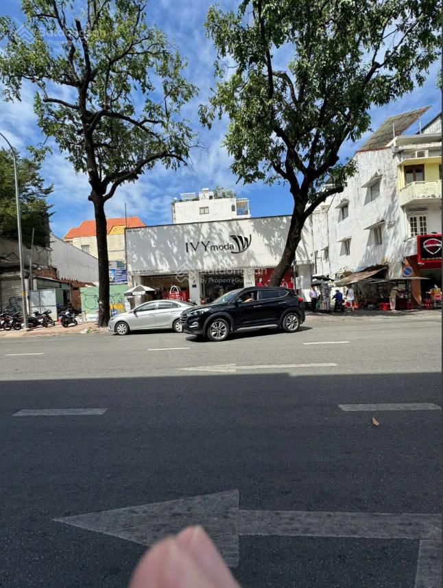 Siêu đẹp! mtkd 142 võ thị sáu, quận 3. dt 12x28m, hđt 11.000$/th. giá bán 210 tỷ.  0976 733 ***