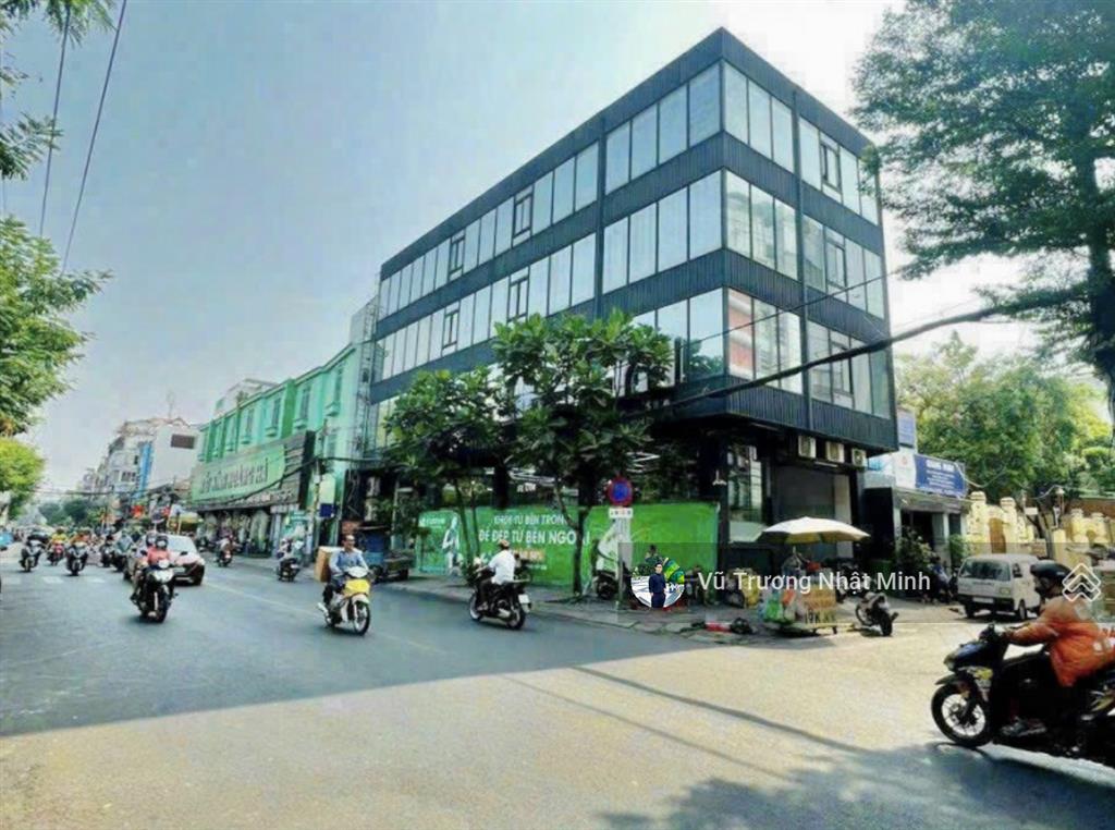 Góc 2 mặt tiền đồng đen, tân bình 300m2 (30 x 10) hầm 4 tầng hđt 200 triệu  bán 50 tỷ