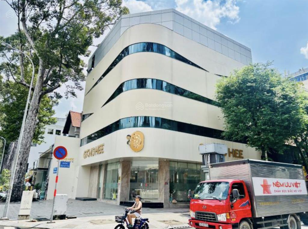 Toà nhà mtnb võ thị sáu, q. 3, 430m2 (14 x 30m), hầm 7 tầng, hđt 450 triệu