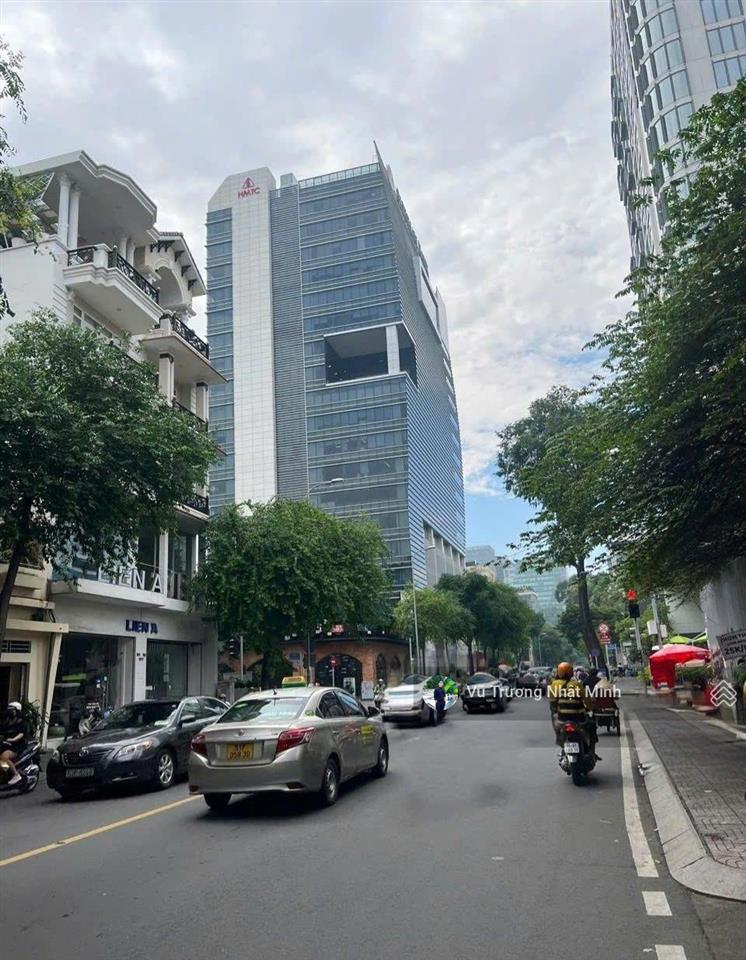 Góc 2 mặt tiền pasteur  lê thánh tôn, quận 1 80m2 (8 x 10) 4 tầng hđt 250tr/ tháng bán 56 tỷ