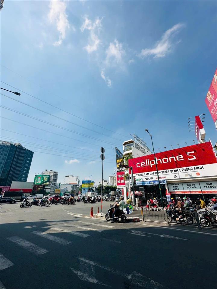 Góc ngã tư mt lê quang định, gò vấp | 240m2 (12 x 20) | ctxd hầm 7 tầng | hđt 200 triệu | bán 50 tỷ