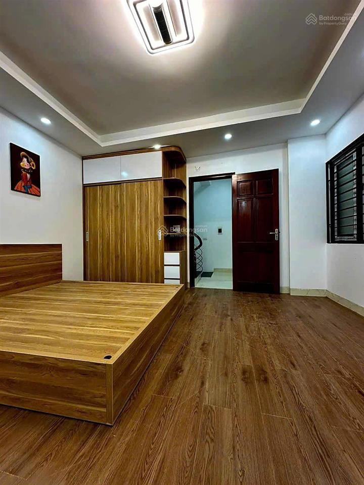 Cần bán nhà 5 tầng 32m2 chỉ 5.3 tỷ rẻ nhất khu vân canh, hoài đức